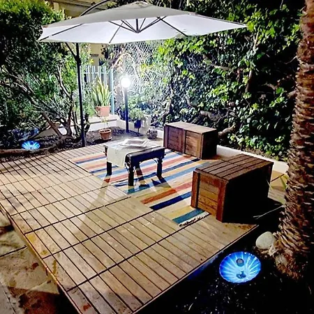 לינה וארוחת בוקר Casa Madda Selargius
